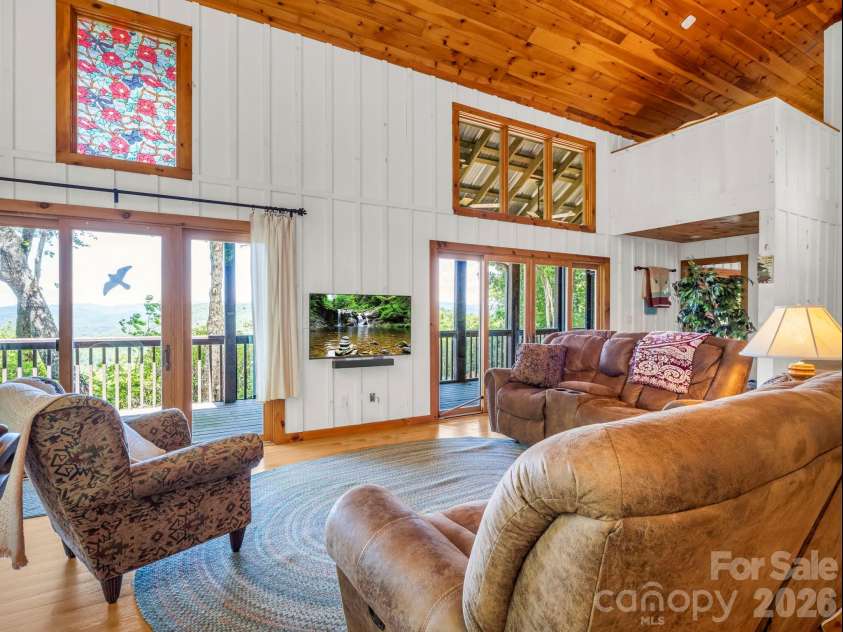 182 Antler Ridge, Rosman, NC 28772.  MLS# CAR4397781, YatesRealty ID 33708. 