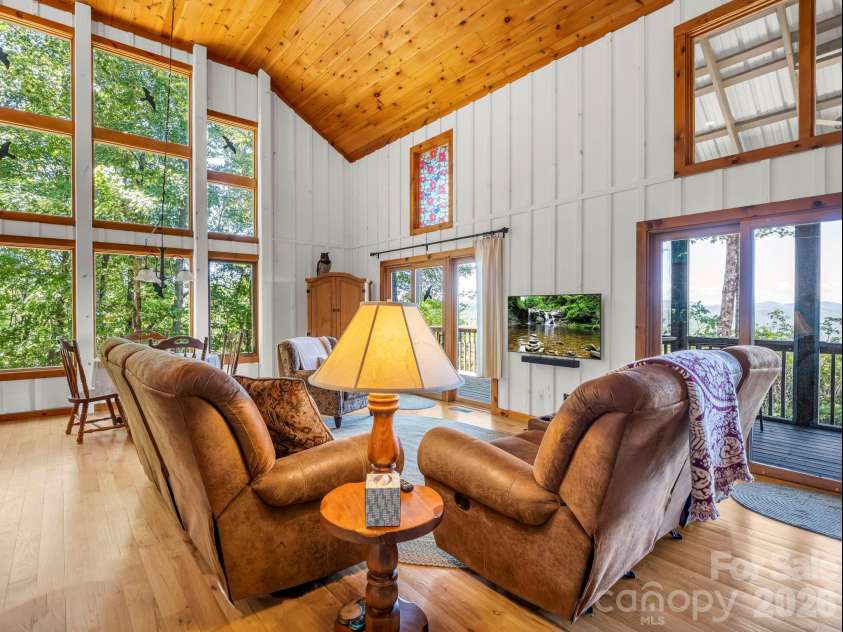 182 Antler Ridge, Rosman, NC 28772.  MLS# CAR4397781, YatesRealty ID 33708. 