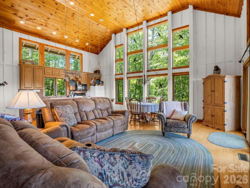 182 Antler Ridge, Rosman, NC 28772.  MLS# CAR4397781, YatesRealty ID 33708. 