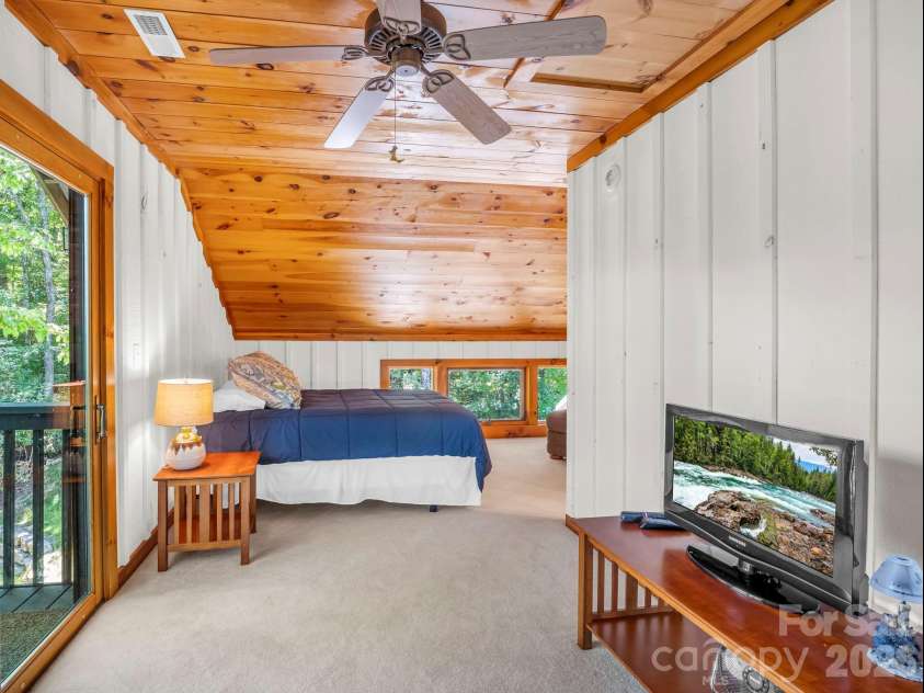 182 Antler Ridge, Rosman, NC 28772.  MLS# CAR4397781, YatesRealty ID 33708. 