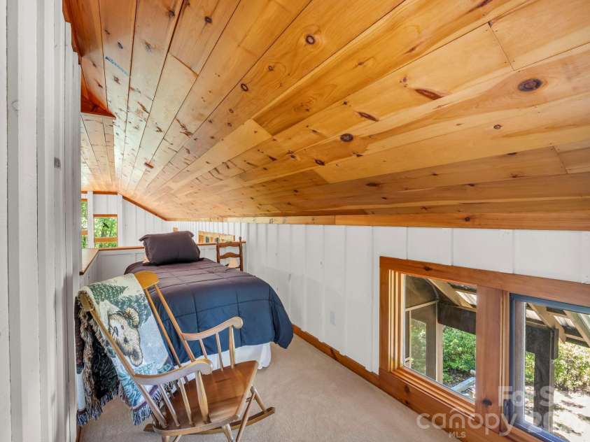 182 Antler Ridge, Rosman, NC 28772.  MLS# CAR4397781, YatesRealty ID 33708. 