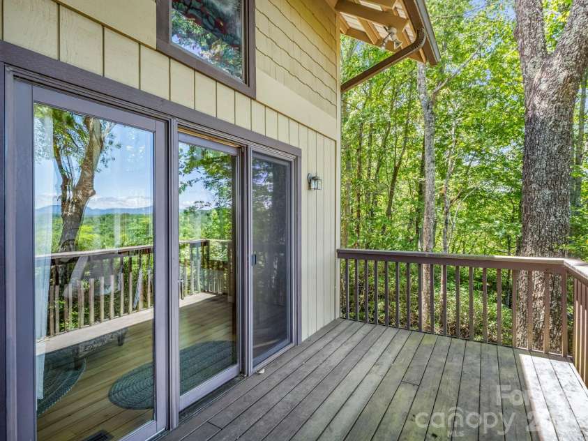 182 Antler Ridge, Rosman, NC 28772.  MLS# CAR4397781, YatesRealty ID 33708. 