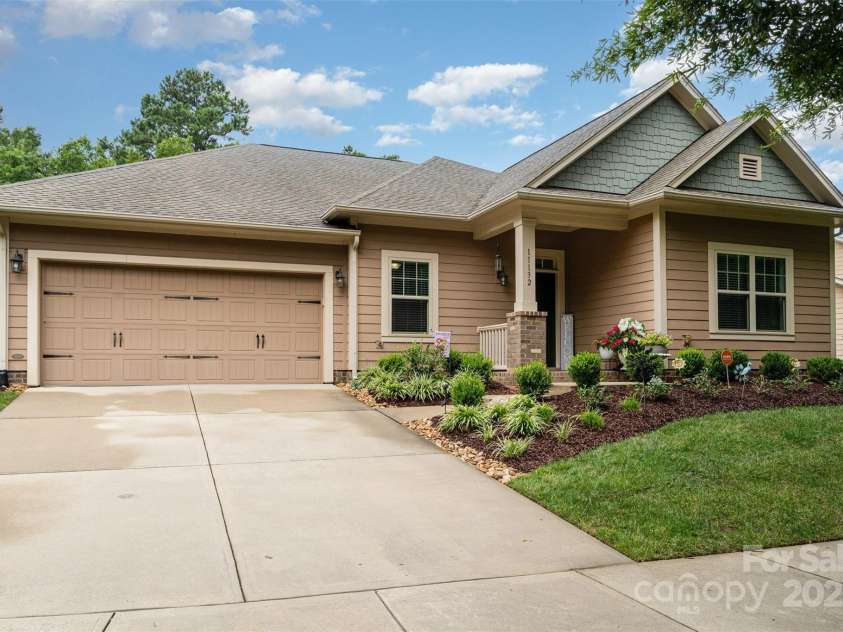 11132 Warfield Avenue, Huntersville, NC 28078.  MLS# CAR4289765, YatesRealty ID 33709. 