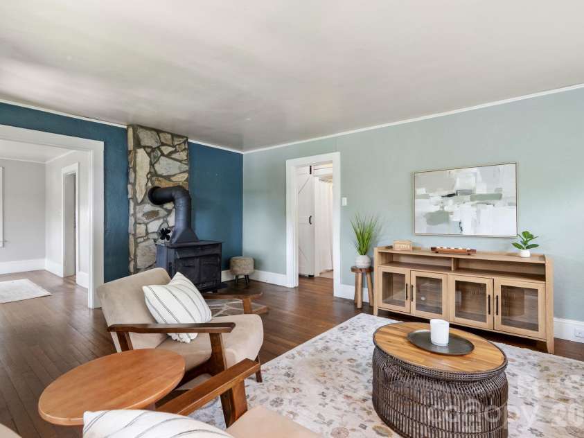 385 Pisgah Drive, Canton, NC 28716.  MLS# CAR4377431, YatesRealty ID 33709. 