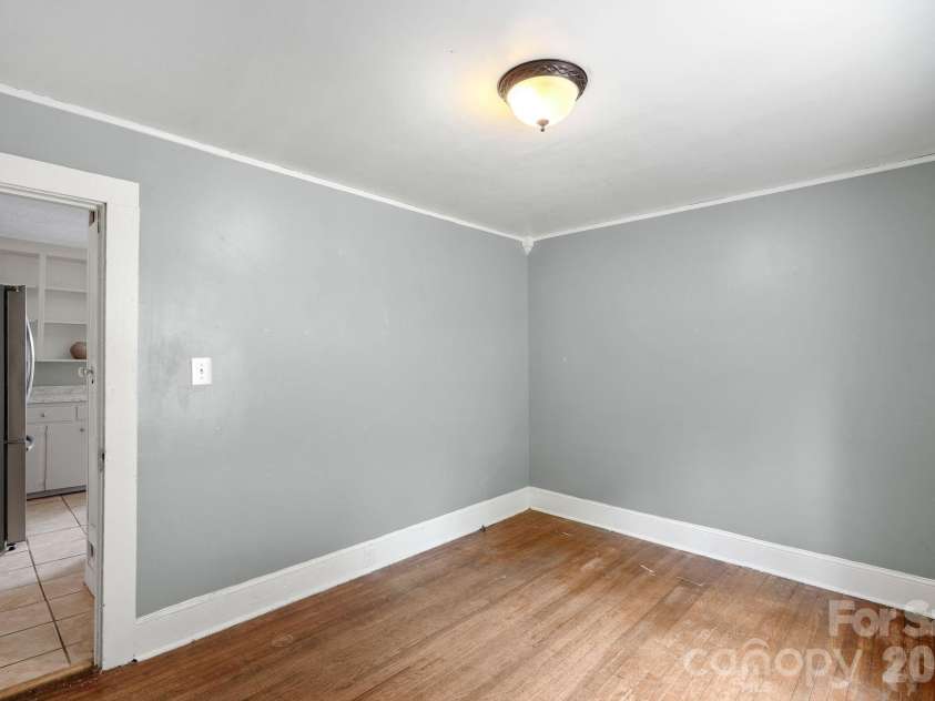 385 Pisgah Drive, Canton, NC 28716.  MLS# CAR4377431, YatesRealty ID 33709. 