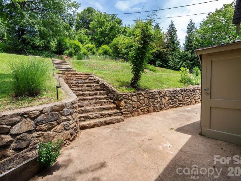 385 Pisgah Drive, Canton, NC 28716.  MLS# CAR4377431, YatesRealty ID 33709. 