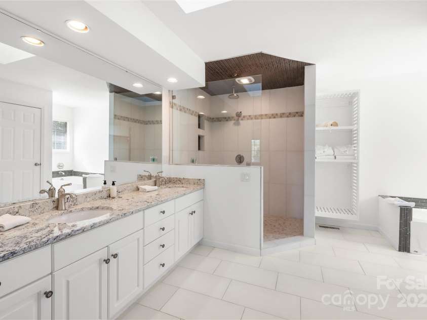 108 June Court, Lake Lure, NC 28746.  MLS# CAR4314287, YatesRealty ID 3371. Primary Bath
