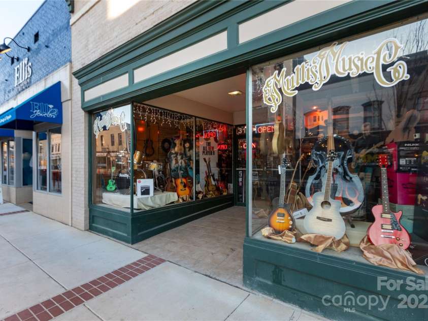 298 Misenheimer Drive, Concord, NC 28025.  MLS# CAR4213108, YatesRealty ID 3371. 