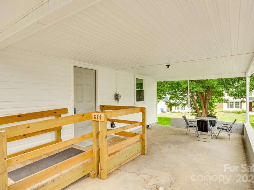 814 Grace Street, Kings Mountain, NC 28086.  MLS# CAR4273120, YatesRealty ID 3371. 