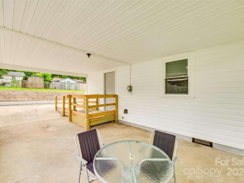 814 Grace Street, Kings Mountain, NC 28086.  MLS# CAR4273120, YatesRealty ID 3371. 