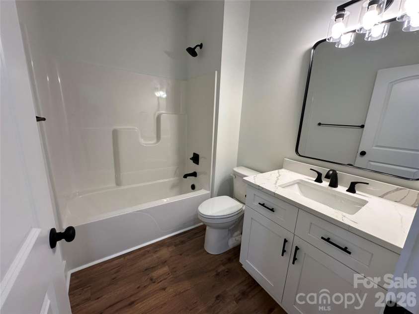 907 Orangewood Street, Kannapolis, NC 28081.  MLS# CAR4395518, YatesRealty ID 33710. 2nd Full Bath