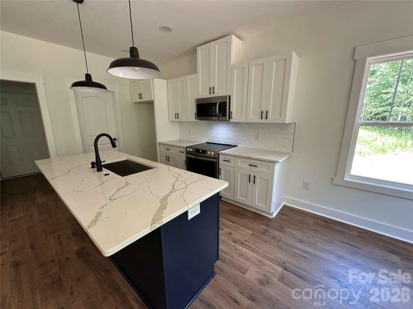 907 Orangewood Street, Kannapolis, NC 28081.  MLS# CAR4395518, YatesRealty ID 33710. Custom Cabinetry