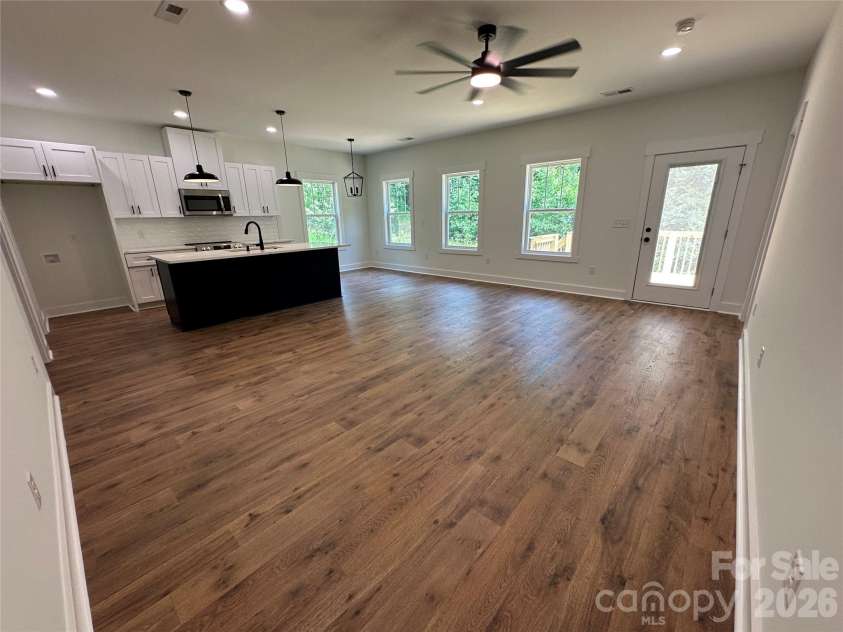 907 Orangewood Street, Kannapolis, NC 28081.  MLS# CAR4395518, YatesRealty ID 33710. Welcome inside