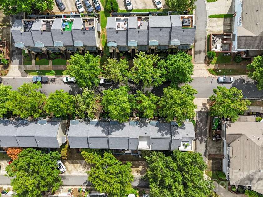 928 Garden District Drive, Charlotte, NC 28202.  MLS# CAR4284349, YatesRealty ID 33710. 