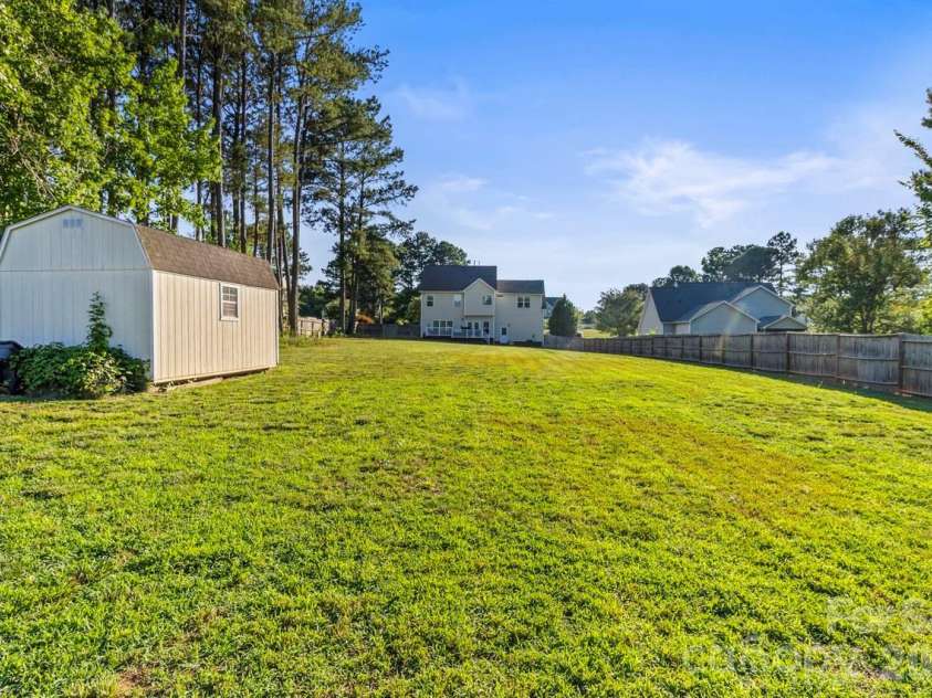 135 Painted Bunting Drive, Troutman, NC 28166.  MLS# CAR4396149, YatesRealty ID 33711. 