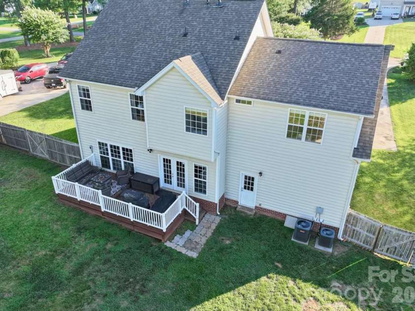 135 Painted Bunting Drive, Troutman, NC 28166.  MLS# CAR4396149, YatesRealty ID 33711. 