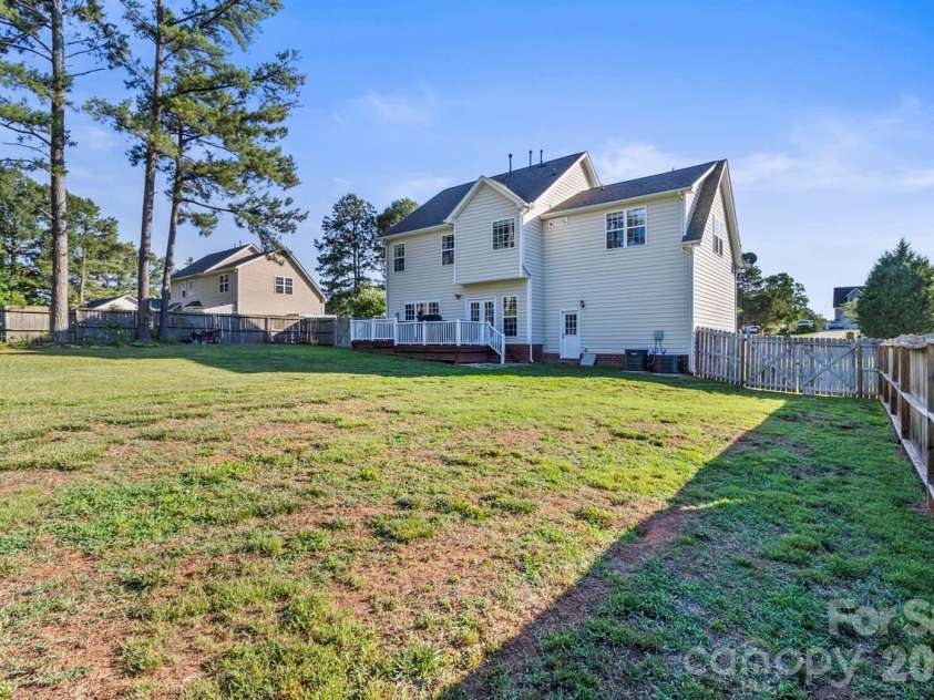135 Painted Bunting Drive, Troutman, NC 28166.  MLS# CAR4396149, YatesRealty ID 33711. 