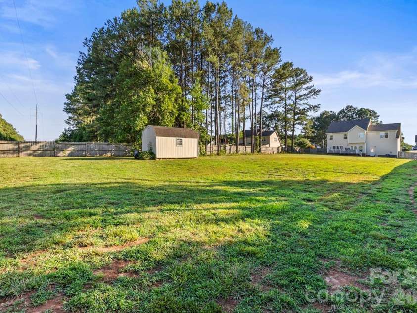 135 Painted Bunting Drive, Troutman, NC 28166.  MLS# CAR4396149, YatesRealty ID 33711. 