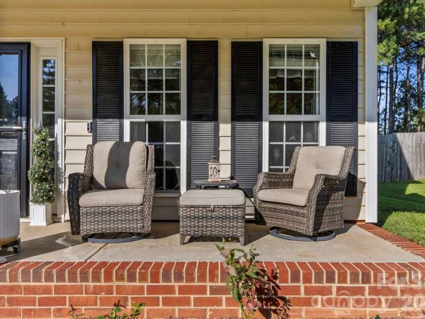 135 Painted Bunting Drive, Troutman, NC 28166.  MLS# CAR4396149, YatesRealty ID 33711. 
