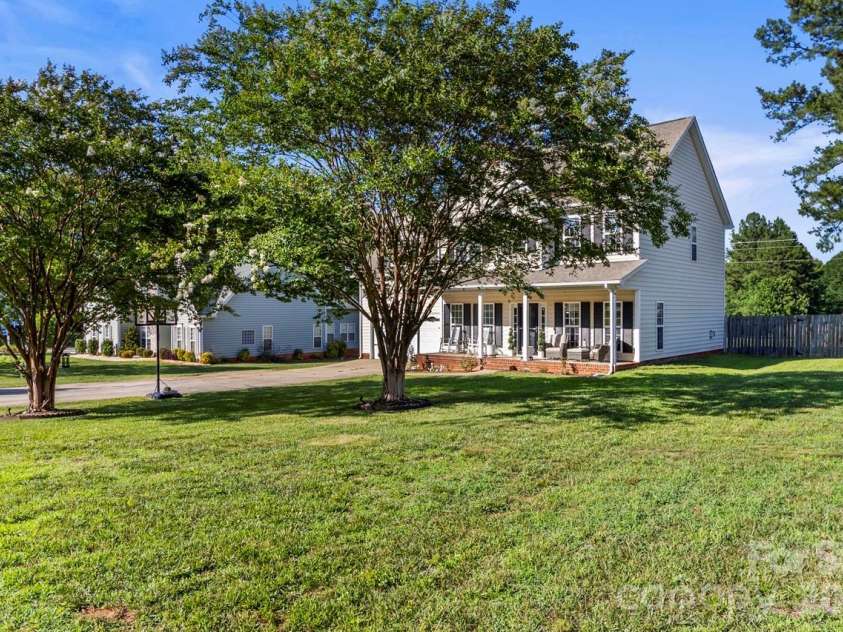 135 Painted Bunting Drive, Troutman, NC 28166.  MLS# CAR4396149, YatesRealty ID 33711. 