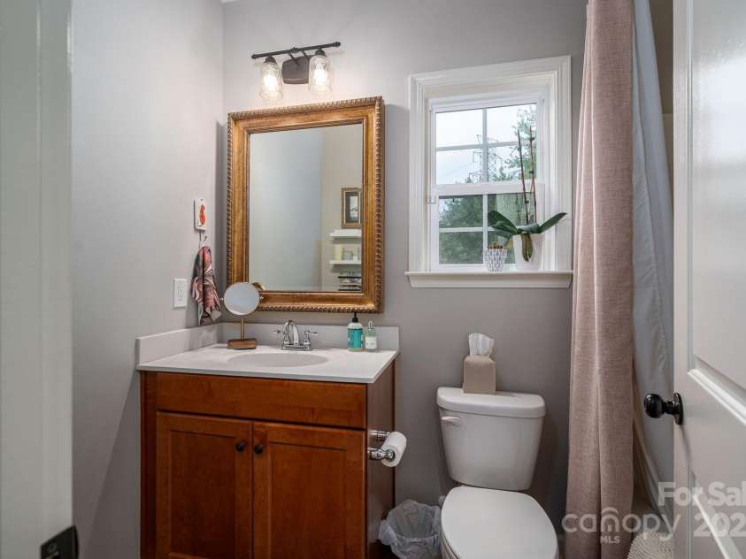 7228 Stableford Lane, Stanley, NC 28164.  MLS# CAR4291936, YatesRealty ID 33711. Full Bath