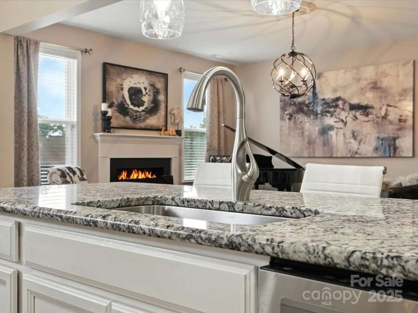 2033 Folkstone Lane, Lancaster, SC 29720.  MLS# CAR4287306, YatesRealty ID 33712. Open Floor Plan great for entertaining