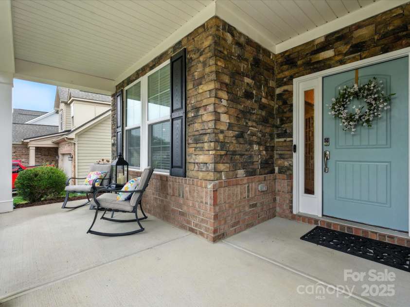2033 Folkstone Lane, Lancaster, SC 29720.  MLS# CAR4287306, YatesRealty ID 33712. Spacious front porch