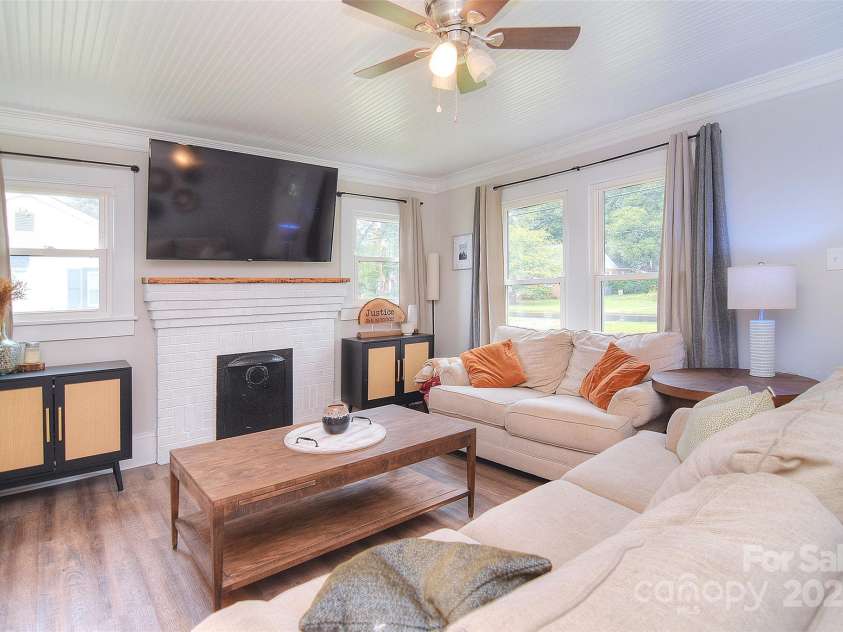 2004 Pennsylvania Avenue, Kannapolis, NC 28083.  MLS# CAR4290031, YatesRealty ID 33713. 