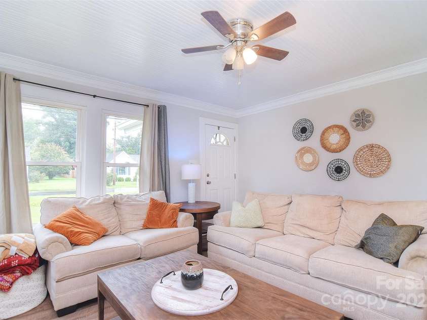 2004 Pennsylvania Avenue, Kannapolis, NC 28083.  MLS# CAR4290031, YatesRealty ID 33713. 