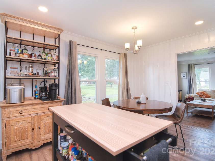 2004 Pennsylvania Avenue, Kannapolis, NC 28083.  MLS# CAR4290031, YatesRealty ID 33713. 