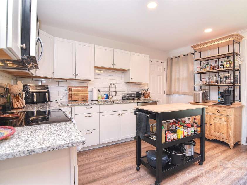 2004 Pennsylvania Avenue, Kannapolis, NC 28083.  MLS# CAR4290031, YatesRealty ID 33713. 