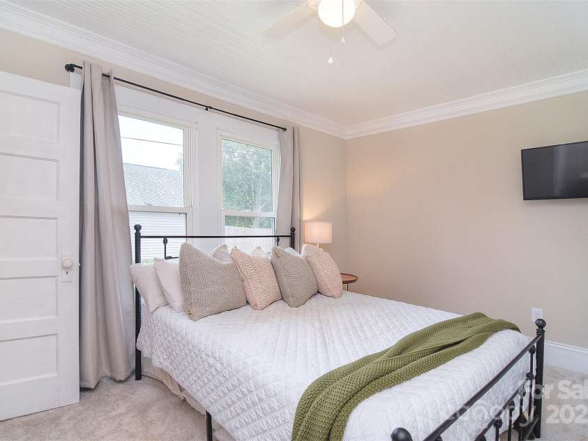 2004 Pennsylvania Avenue, Kannapolis, NC 28083.  MLS# CAR4290031, YatesRealty ID 33713. 