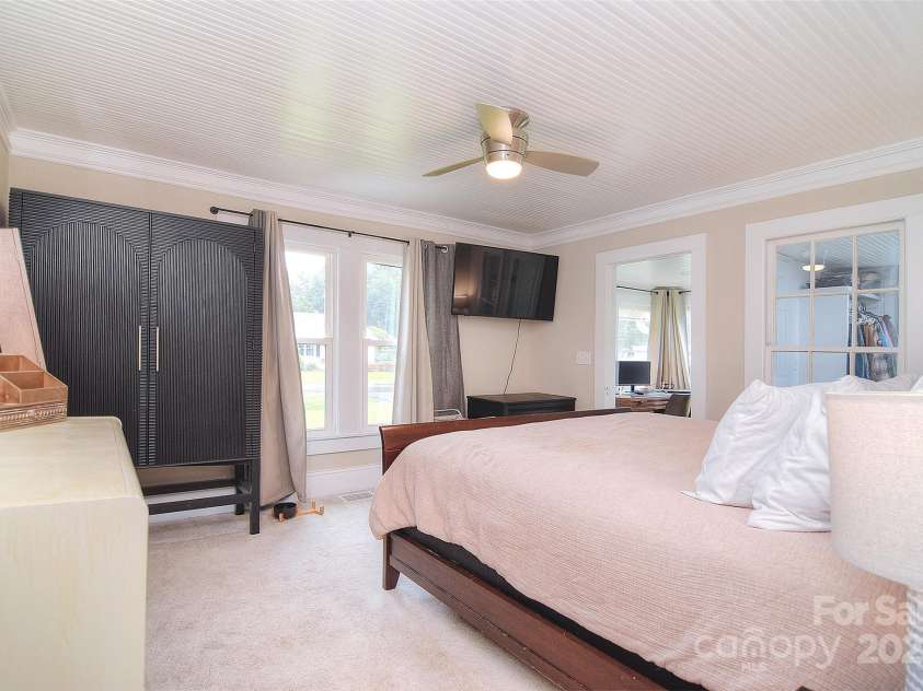 2004 Pennsylvania Avenue, Kannapolis, NC 28083.  MLS# CAR4290031, YatesRealty ID 33713. 