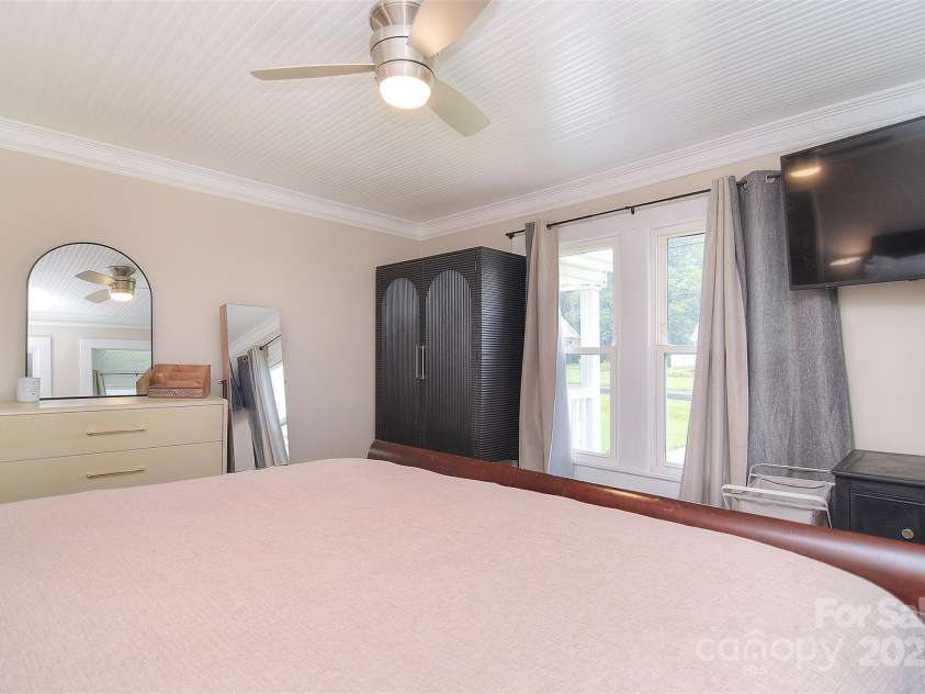 2004 Pennsylvania Avenue, Kannapolis, NC 28083.  MLS# CAR4290031, YatesRealty ID 33713. 