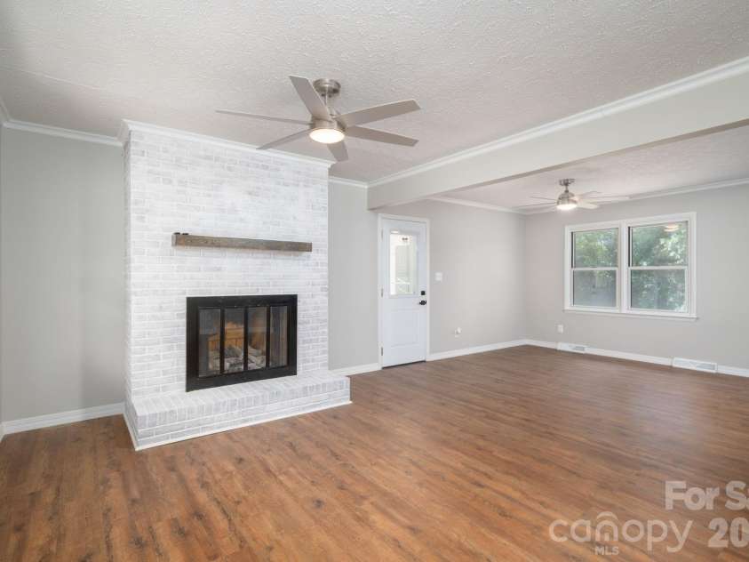 896 Cedarline Drive, Shelby, NC 28150.  MLS# CAR4397447, YatesRealty ID 33713. 