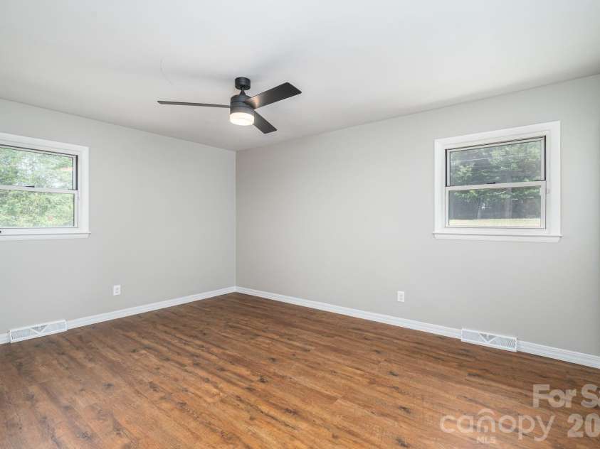 896 Cedarline Drive, Shelby, NC 28150.  MLS# CAR4397447, YatesRealty ID 33713. 