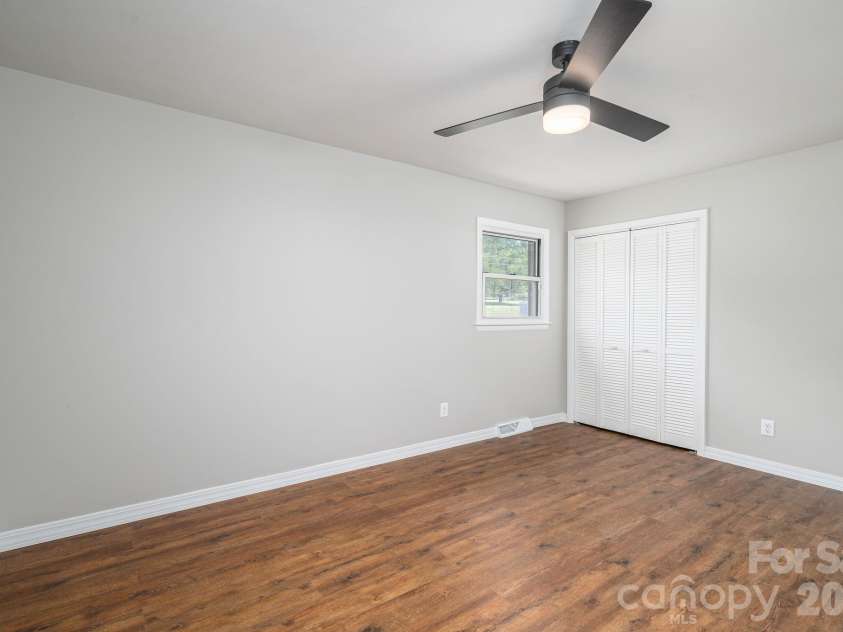 896 Cedarline Drive, Shelby, NC 28150.  MLS# CAR4397447, YatesRealty ID 33713. 