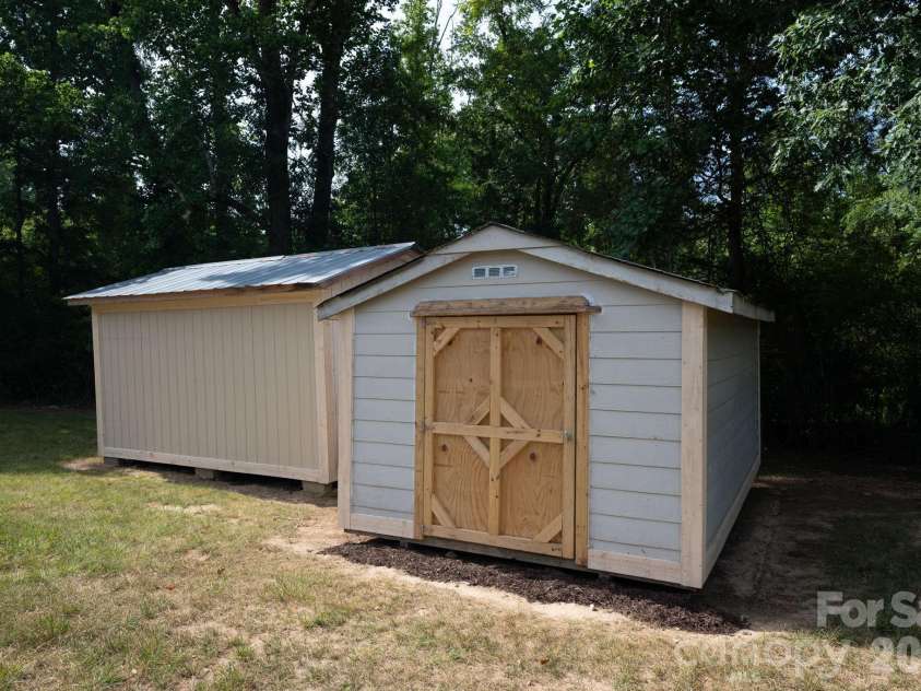 896 Cedarline Drive, Shelby, NC 28150.  MLS# CAR4397447, YatesRealty ID 33713. 