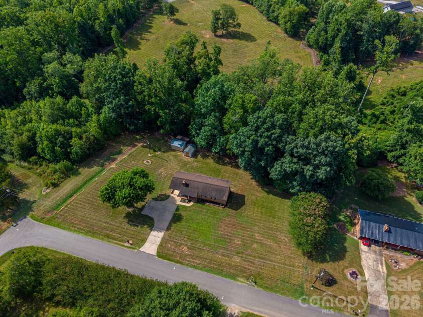 896 Cedarline Drive, Shelby, NC 28150.  MLS# CAR4397447, YatesRealty ID 33713. 