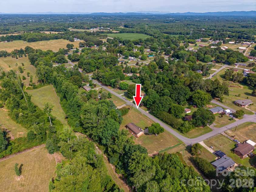 896 Cedarline Drive, Shelby, NC 28150.  MLS# CAR4397447, YatesRealty ID 33713. 