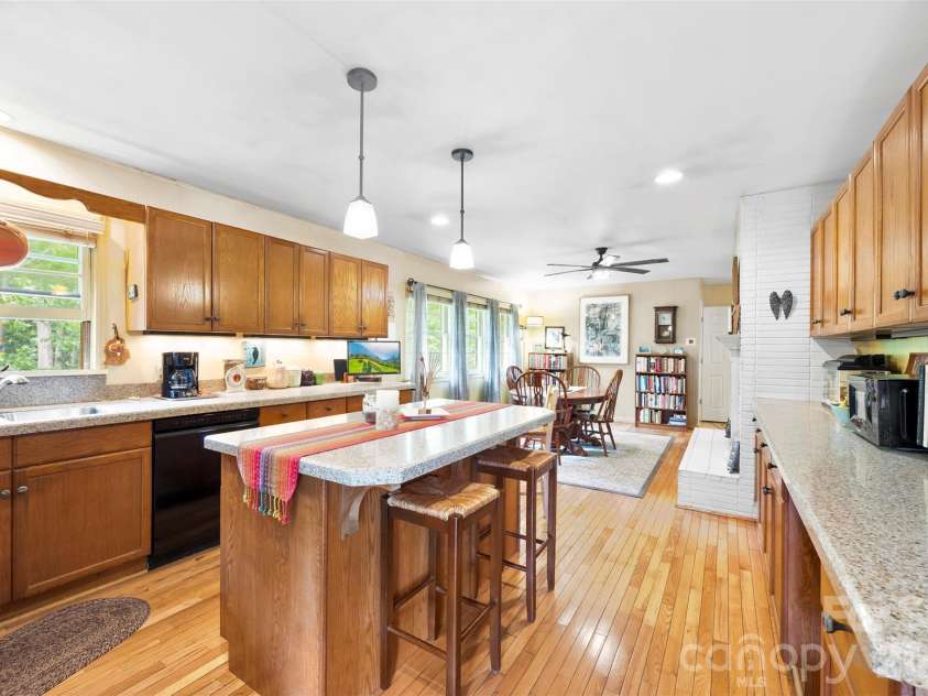 112 Amity Circle, Belmont, NC 28012.  MLS# CAR4390773, YatesRealty ID 33714. 