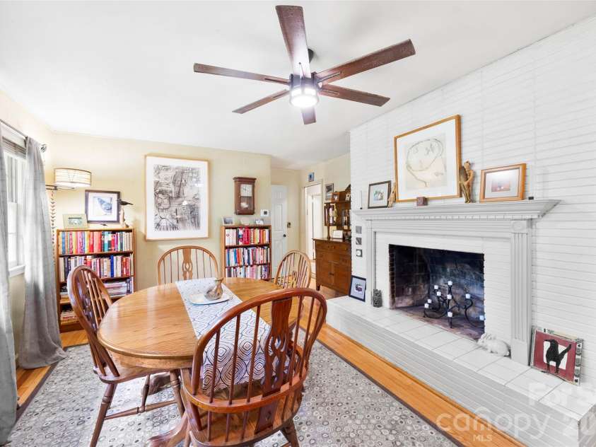 112 Amity Circle, Belmont, NC 28012.  MLS# CAR4390773, YatesRealty ID 33714. 