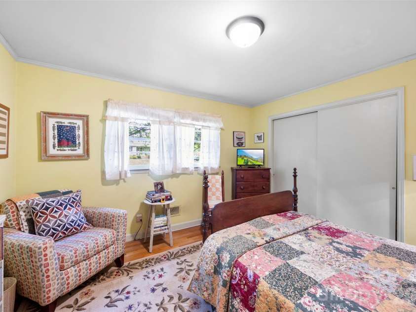112 Amity Circle, Belmont, NC 28012.  MLS# CAR4390773, YatesRealty ID 33714. 