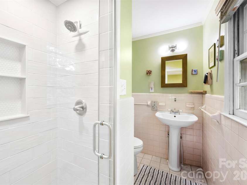 112 Amity Circle, Belmont, NC 28012.  MLS# CAR4390773, YatesRealty ID 33714. 