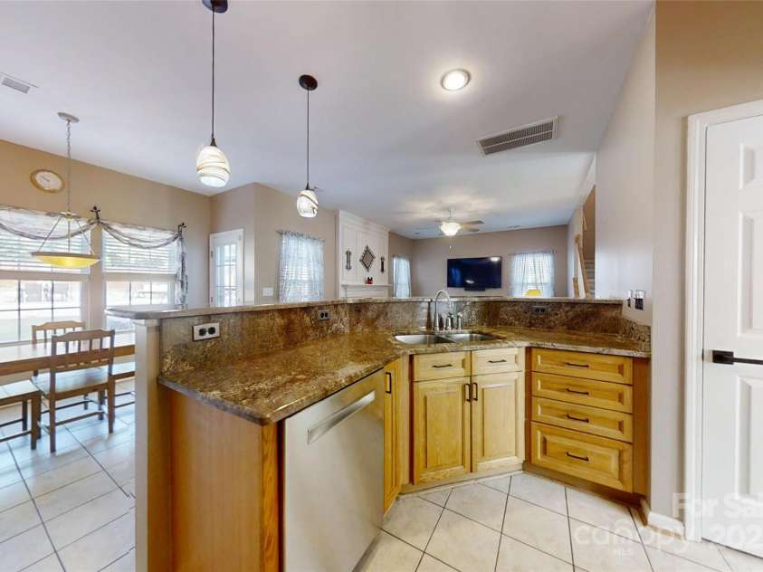 129 Easy Street, Mooresville, NC 28117.  MLS# CAR4294083, YatesRealty ID 33715. 