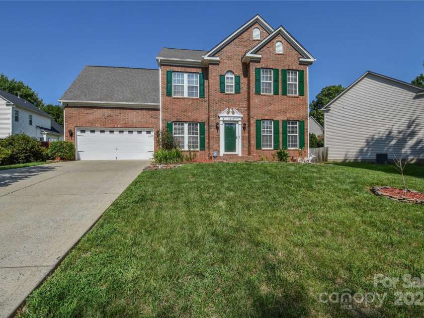 129 Easy Street, Mooresville, NC 28117.  MLS# CAR4294083, YatesRealty ID 33715. 