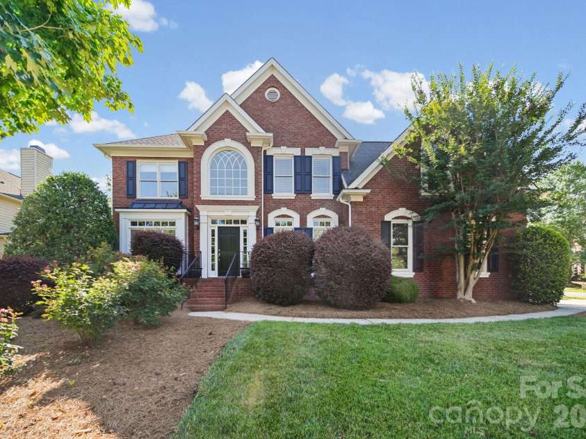 11204 Tavernay Parkway, Charlotte, NC 28262.  MLS# CAR4396935, YatesRealty ID 33716. 