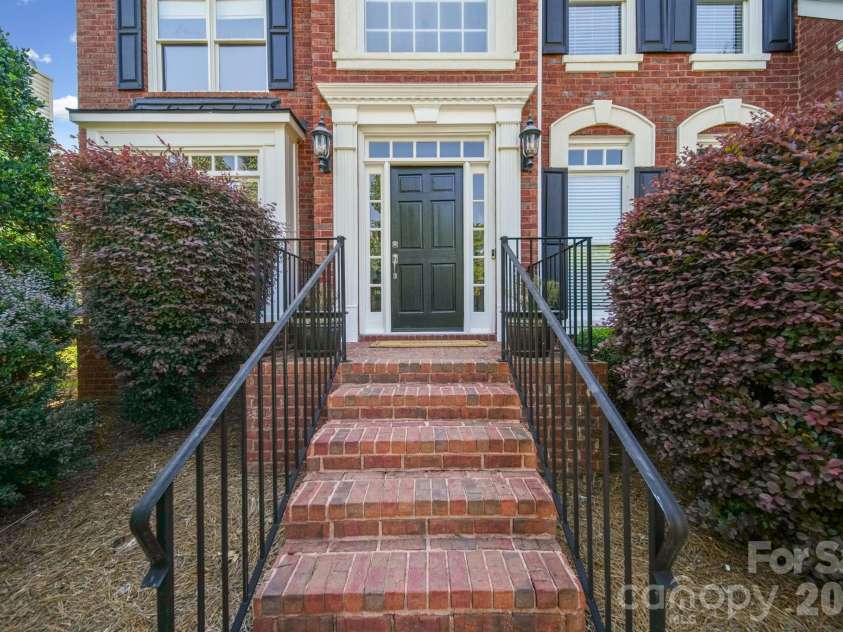 11204 Tavernay Parkway, Charlotte, NC 28262.  MLS# CAR4396935, YatesRealty ID 33716. 