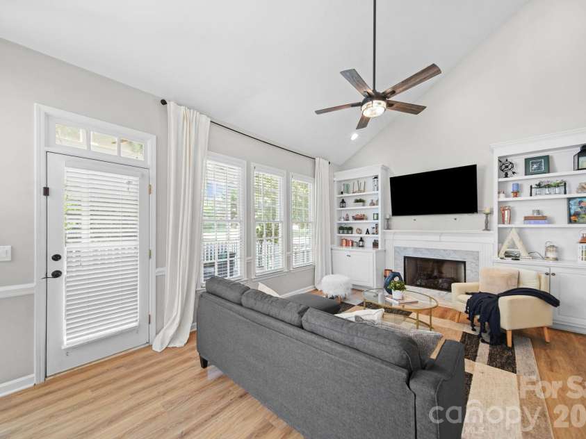 11204 Tavernay Parkway, Charlotte, NC 28262.  MLS# CAR4396935, YatesRealty ID 33716. 