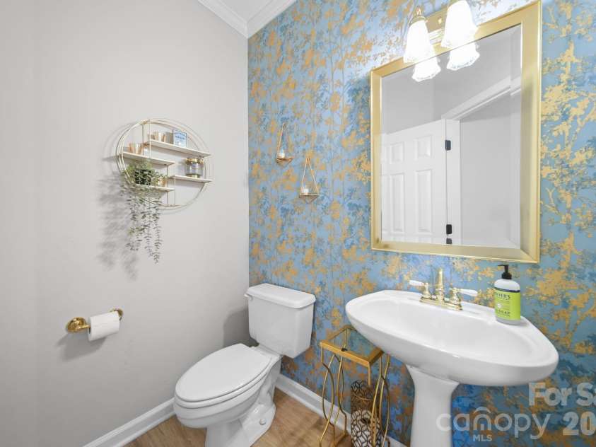 11204 Tavernay Parkway, Charlotte, NC 28262.  MLS# CAR4396935, YatesRealty ID 33716. 